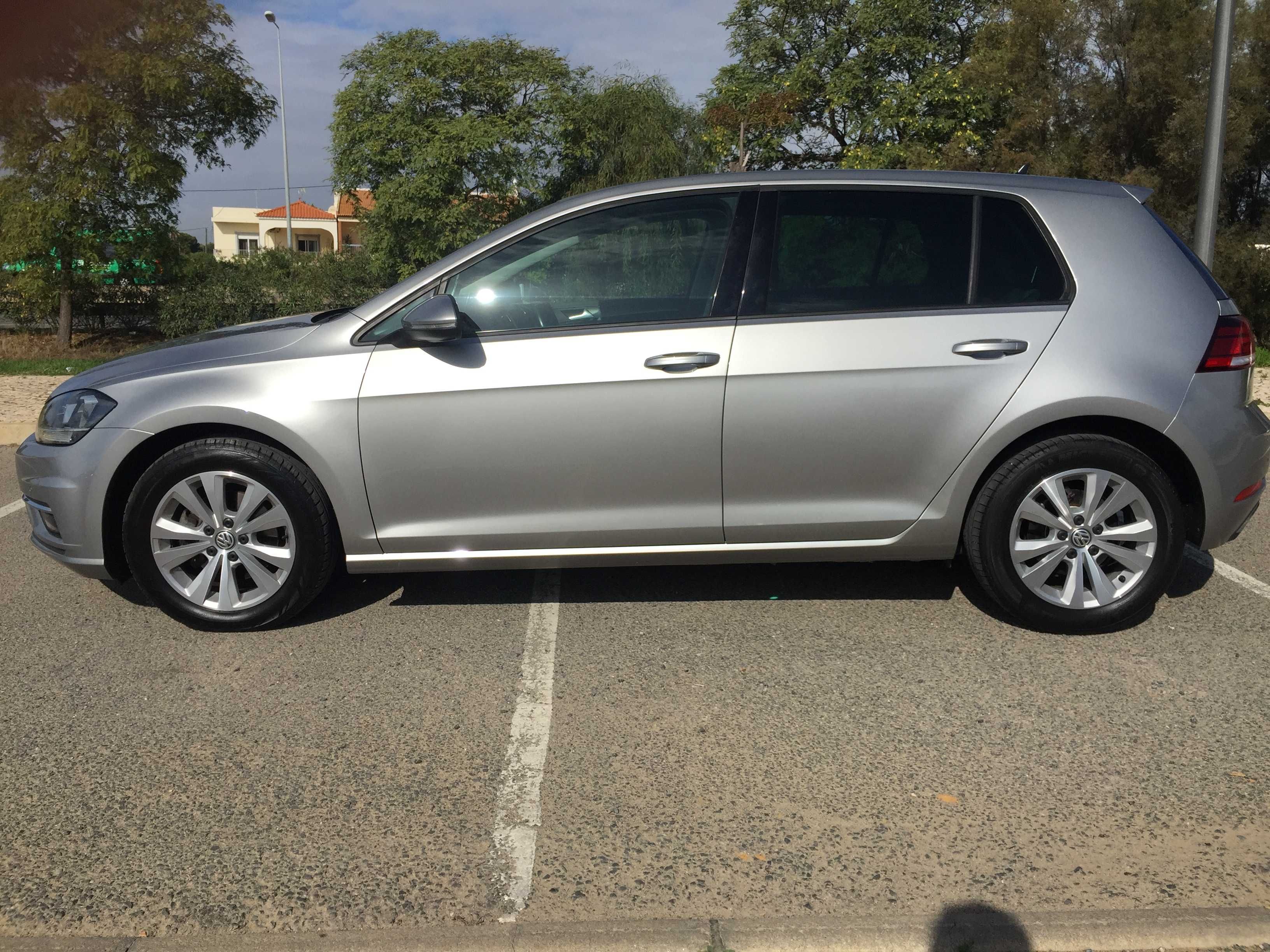VW Golf VII 1.6 TDi DSG (automático)