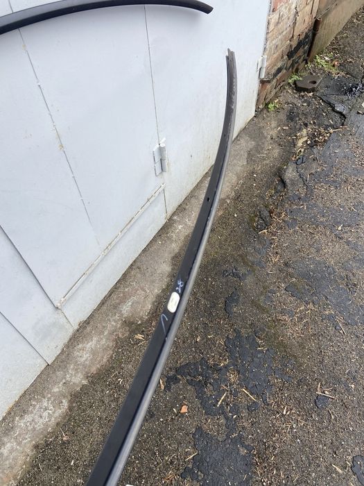 Молдинг кузова правий, лівий Tesla Model У, 2020-2024р