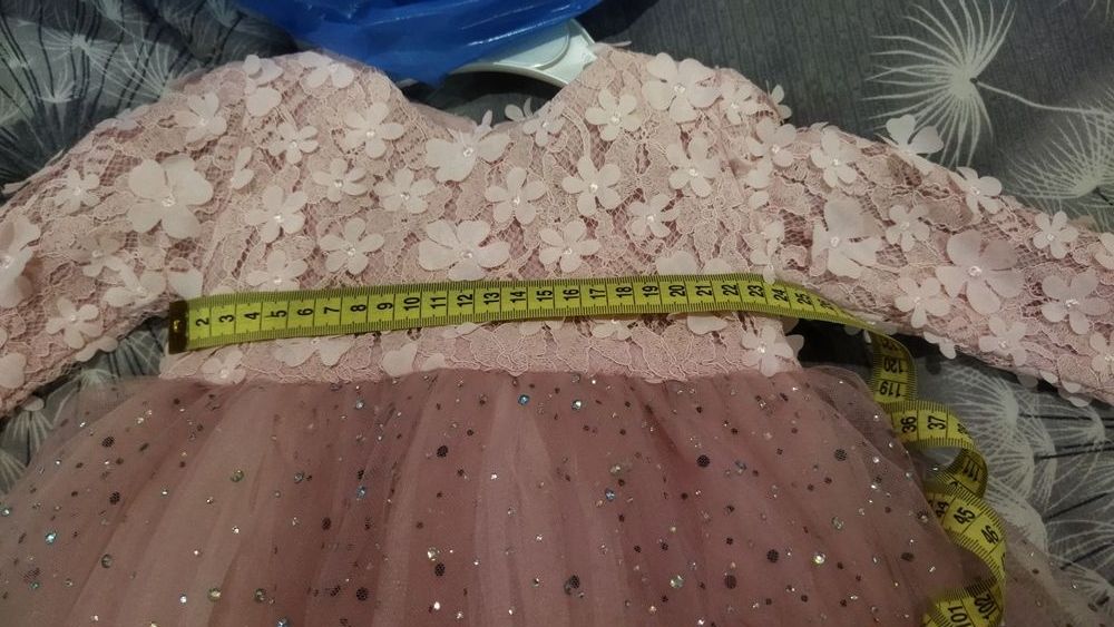 Продам гарну святкову сукню