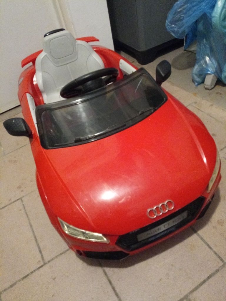 Samochód zabawka Audi samojezdny elektryczny