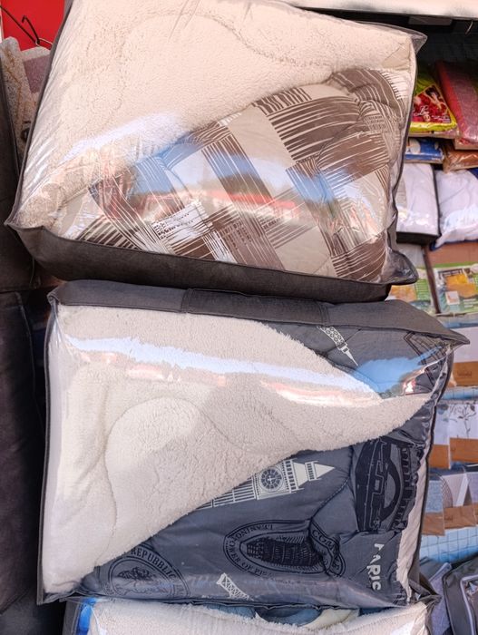 Зимові дуже теплі ковдри з відкритим хутром. Фірма: Мальва.