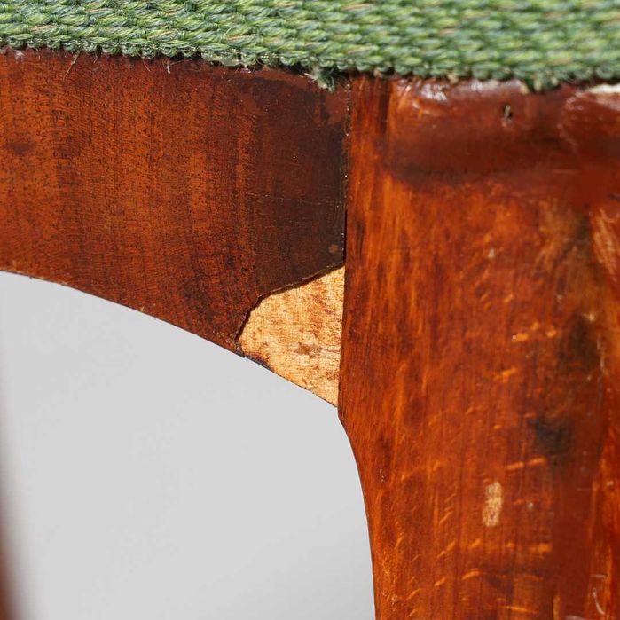 Zestaw mebli dwa krzesła plus jeden stoliki