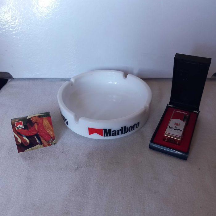 Três artigos Marlboro