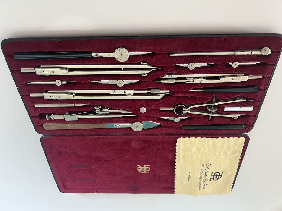 Nieuzywany niemiecki zestaw kreślarski Richter