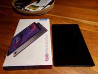 Conjunto tablet + earbuds