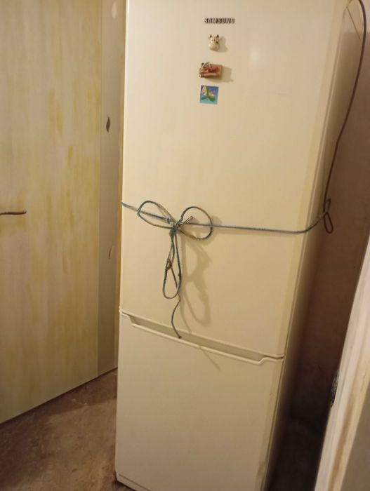 Продам холодильник Samsung