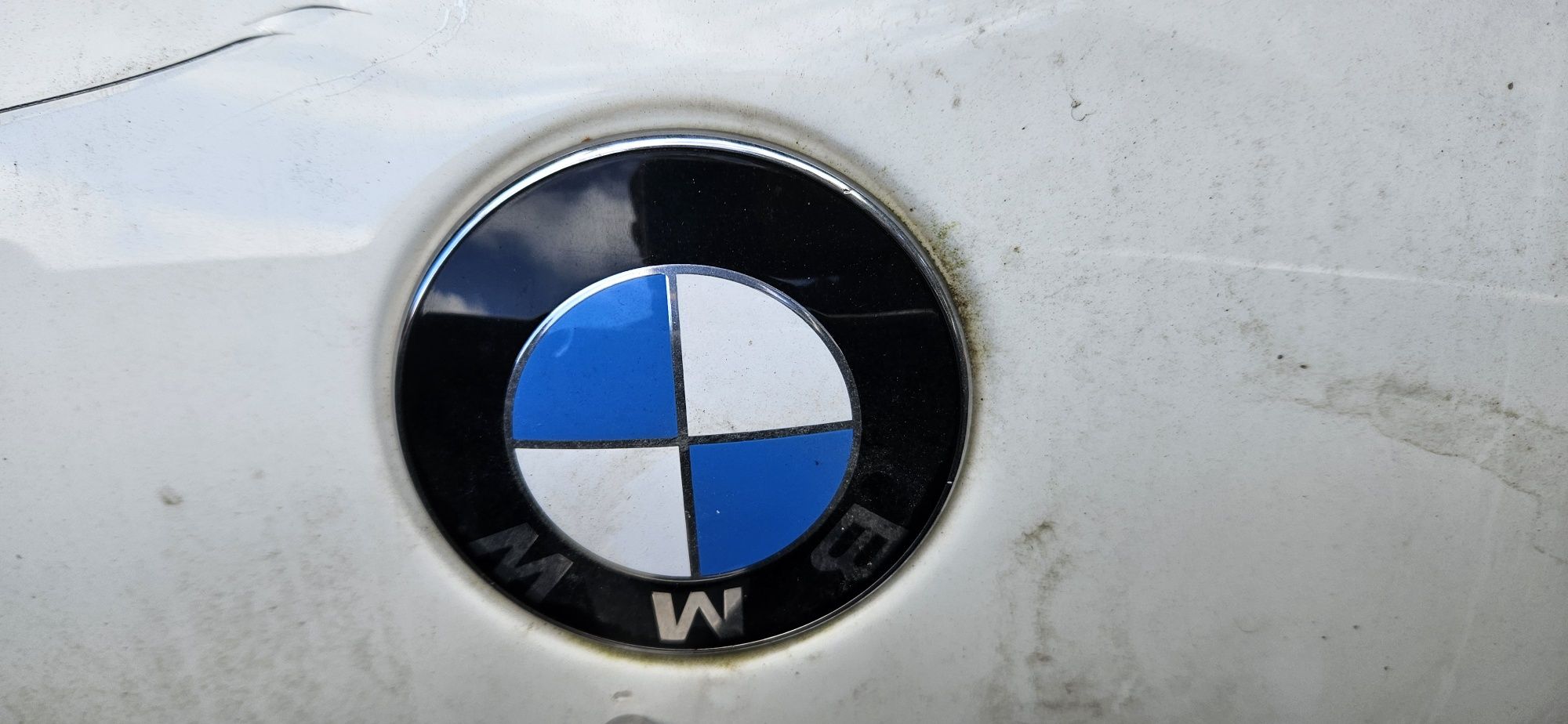 Znaczek maski BMW