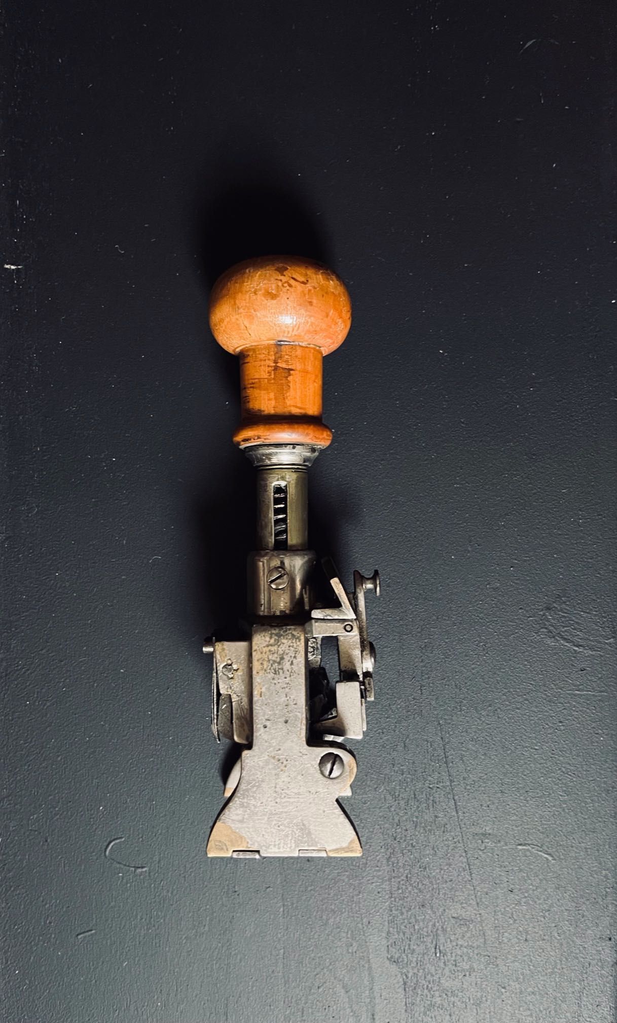 numerador/ datador