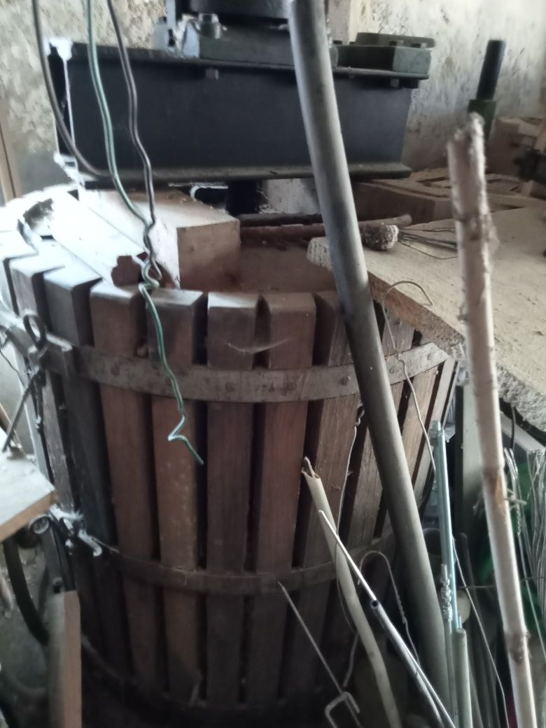 Prensa para uvas