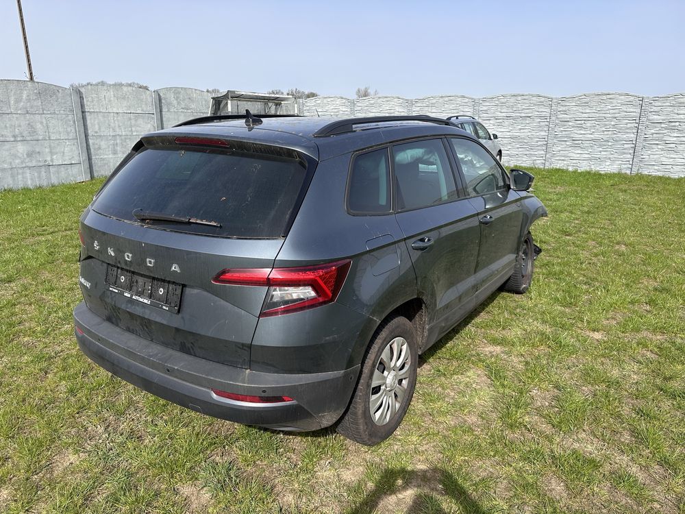 Skoda Karoq 1.5 tsi Kamera El.klapa keyless Acc 25900 km