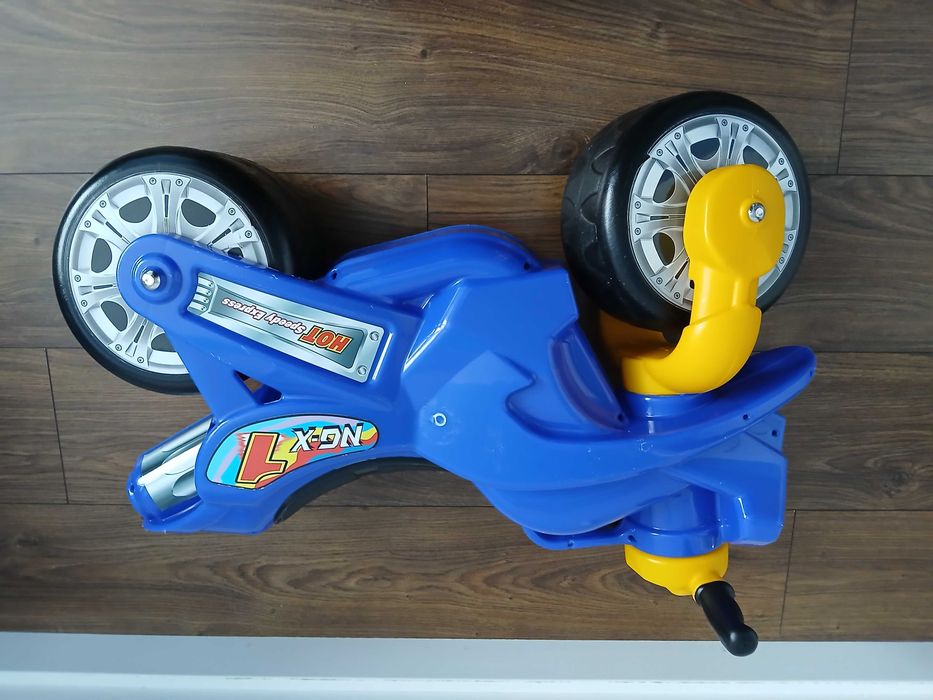 Motor motorek biegowy odpychacz jeździk
