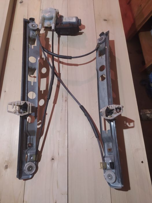 Водійський склопідйомник Рено Меган 2