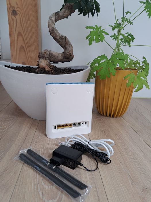 Router ZTE MF286 D zestaw anteny