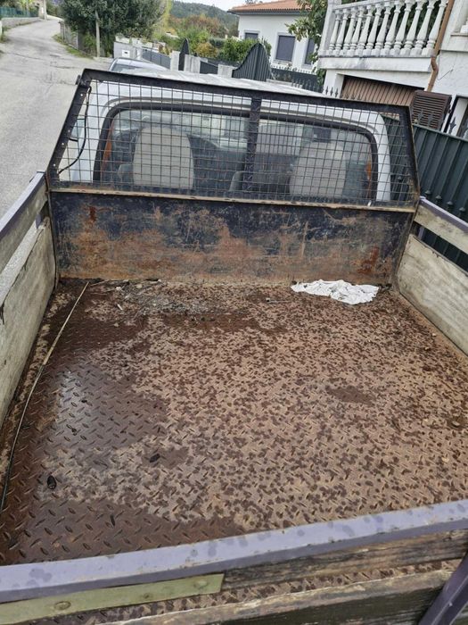 Mazda BT-50 2.5 TD 4x4 – 2001 – Robusta e pronta para tudo!