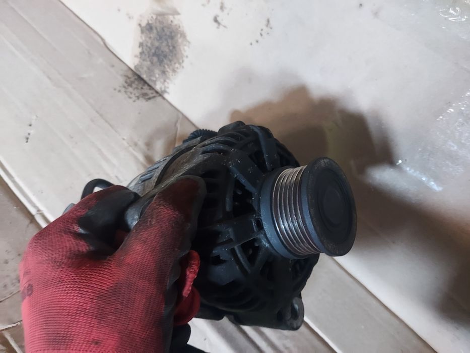 Генератор  Kia,Hyundai 2.0 дизель