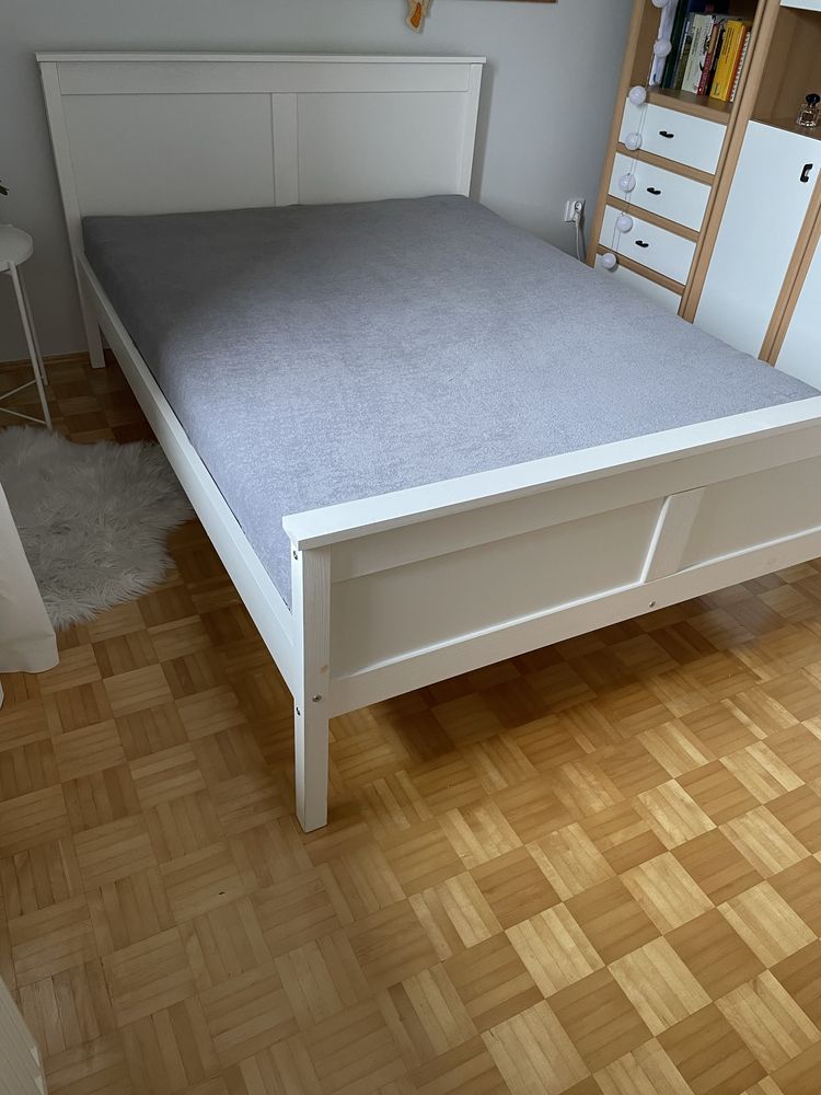 Łóżko z drewna 140x200
