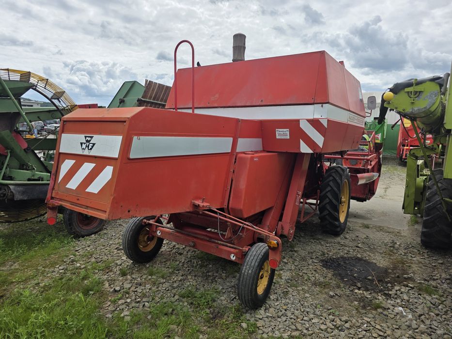 Kombajn zbożowy Massey Ferguson 186 New Holland m122