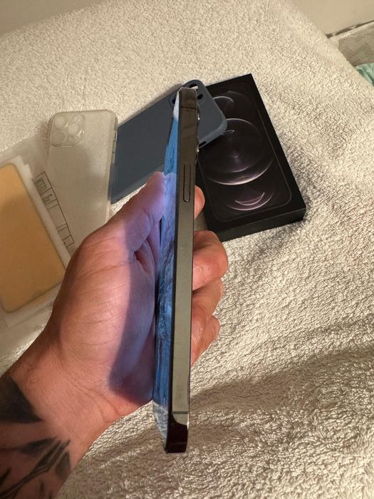 Iphone 12 pro max 256g em otimo estado