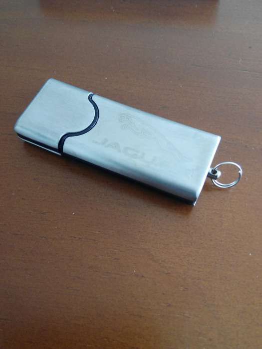 Pen USB Jaguar 2GB cinza