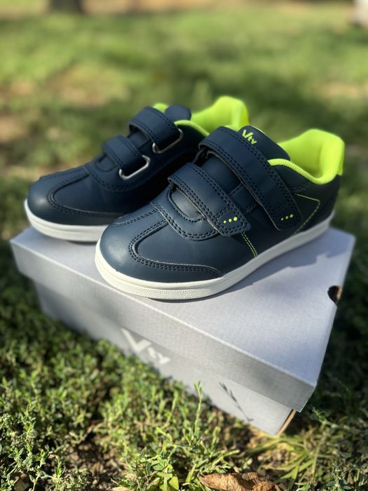 Новые кроссовки 30р