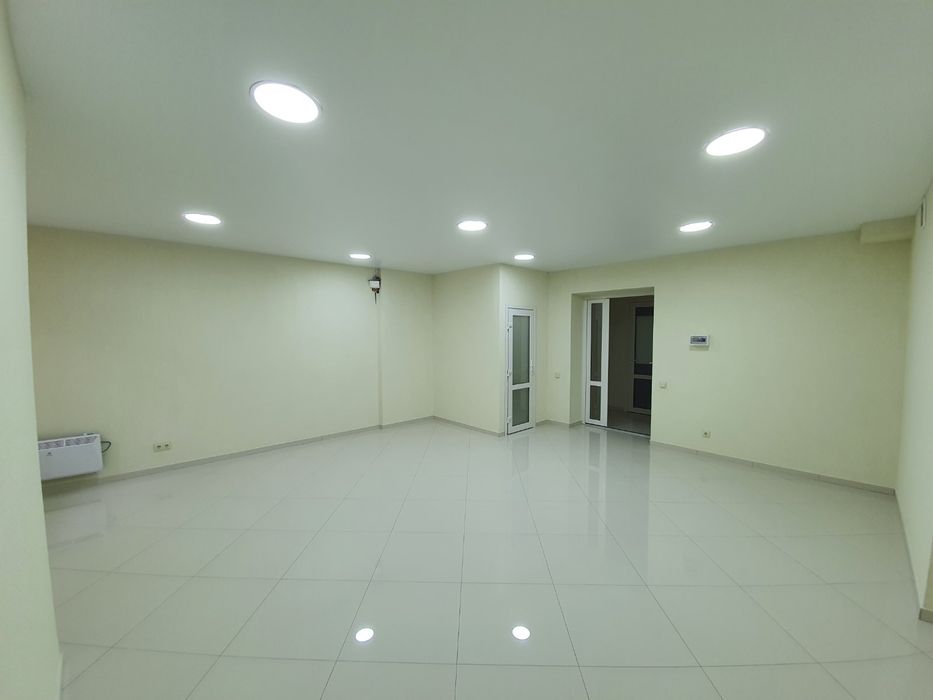 Продам  помещение .40м2 .Центр. Ирпень.ЖК Центральный.