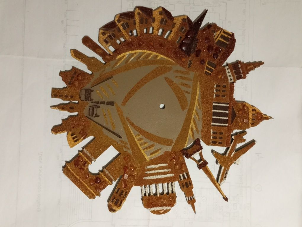 Макет циферблата годинника оздоблений бурштином ( янтарь)