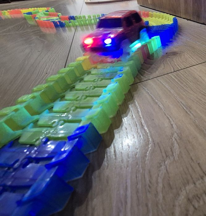 Tor samochodowy świecący Glow Tracks