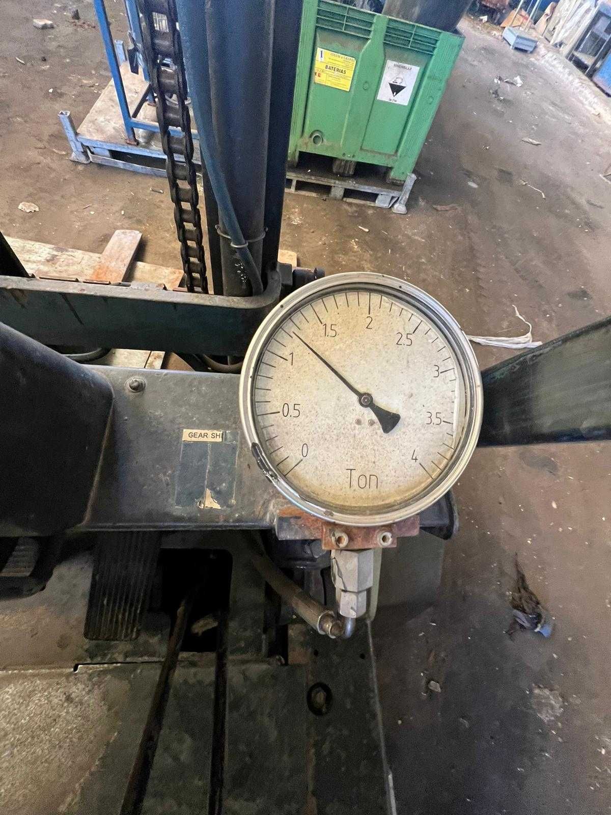 Empilhador KOMATSU 3000 KG