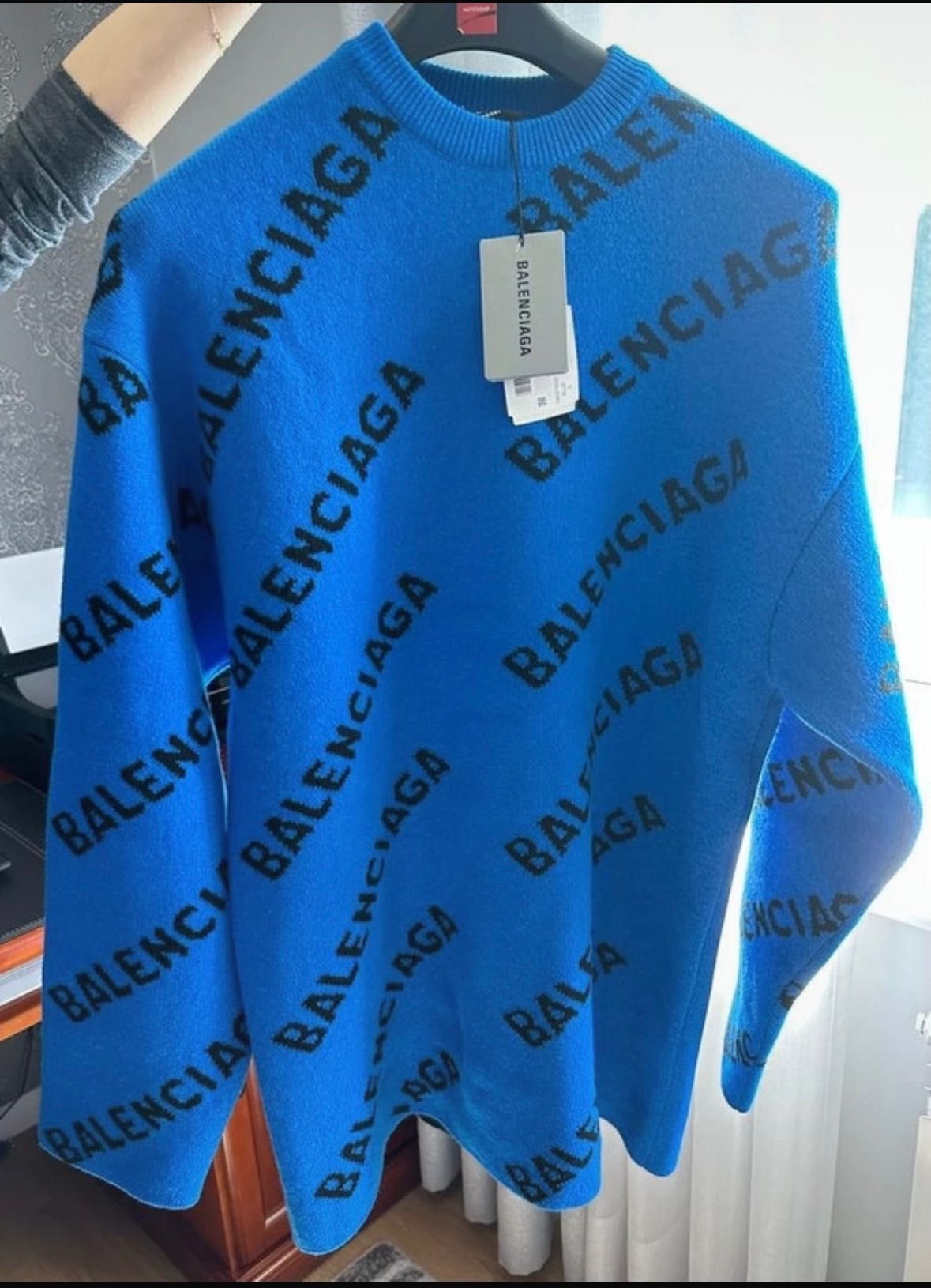 Oryginalny sweter Balenciaga rozmiar S