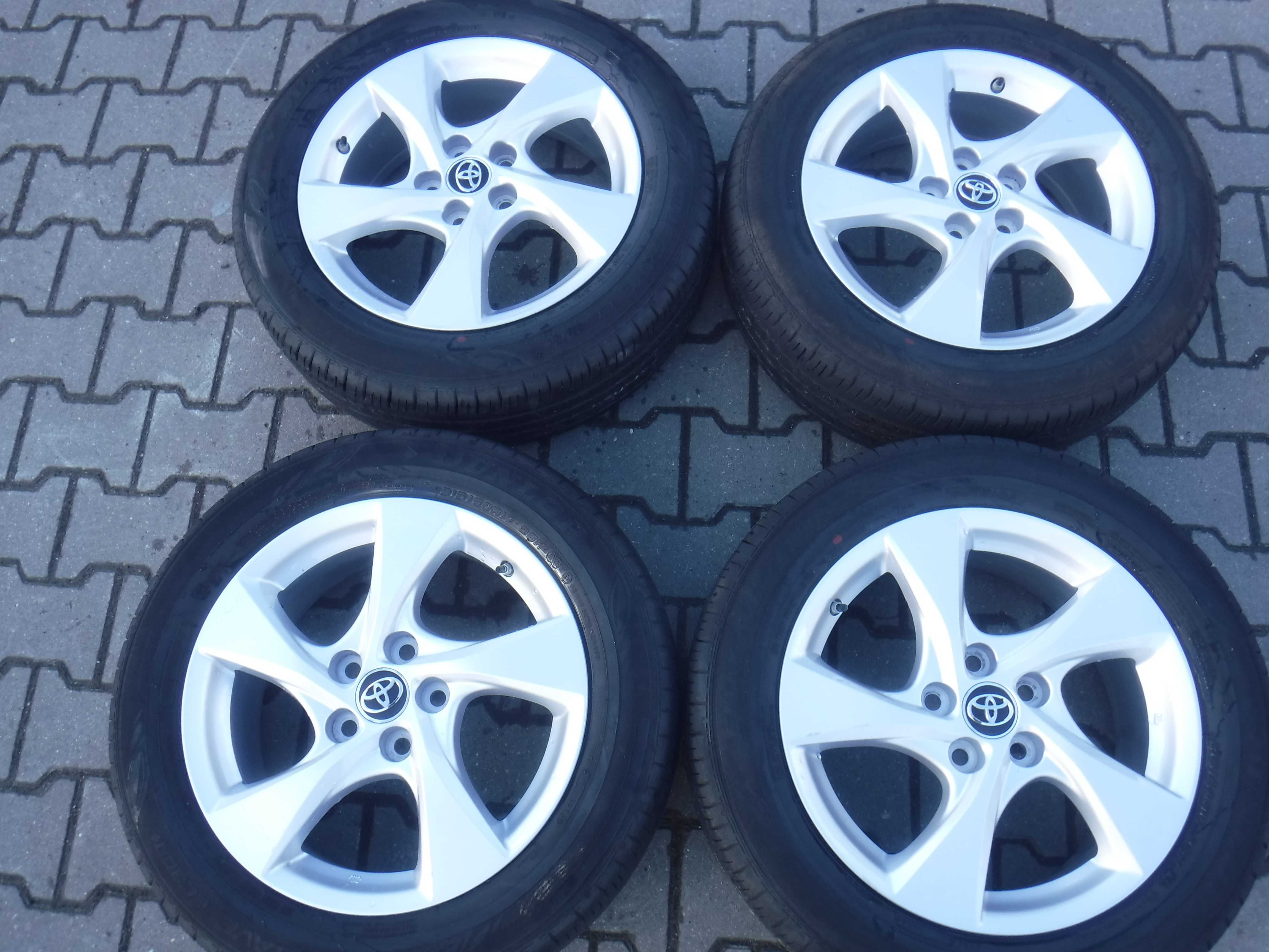 4szt. Alufelgi Toyota 17cal. szer.6,5J ET45 4x114,3 + opony