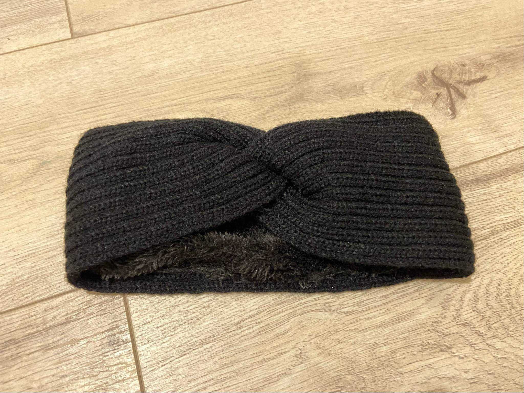 3 damskie czapki
