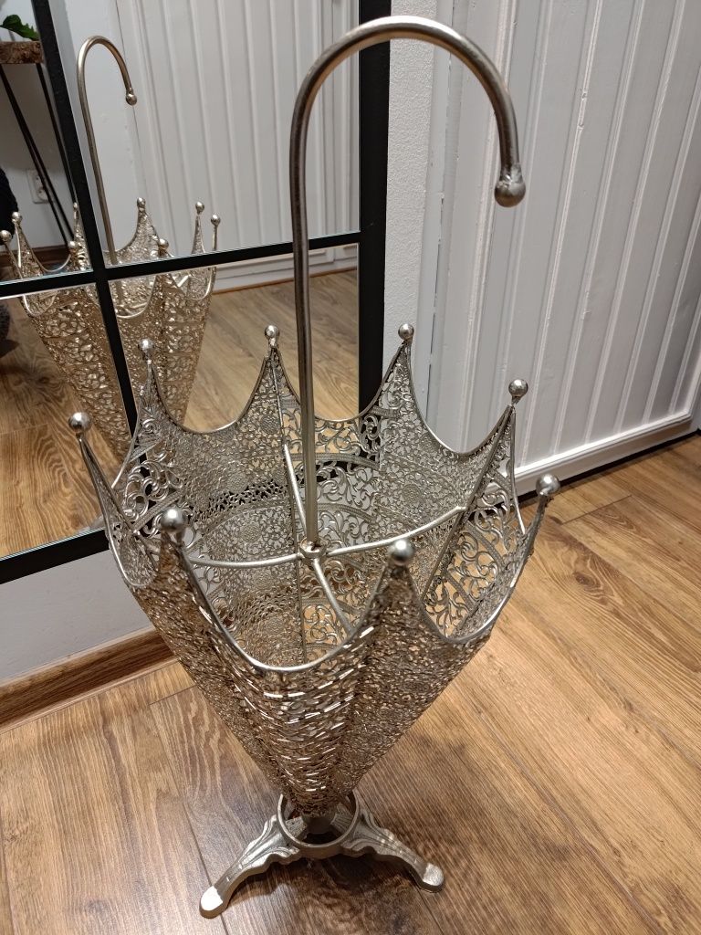Stojak na parasole elegancki metalowy ażurowy