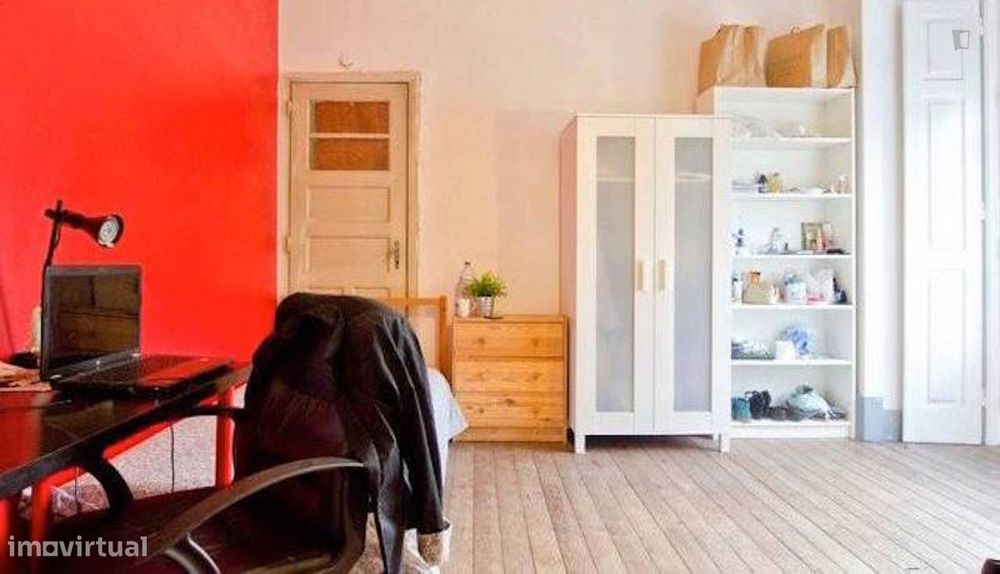 27852 - Quarto com cama de solteiro, com...