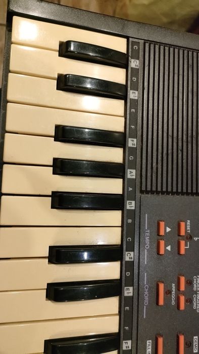 Rhythmic 6 przenośna klawiatura elektroniczna vintage 1986