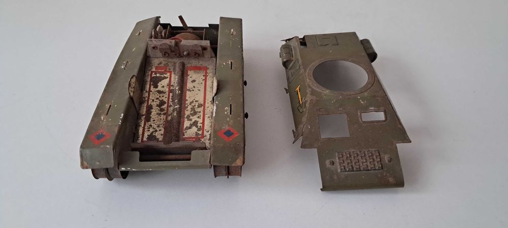 Czołg RS 51 blaszana stara zabawka T34 RS51