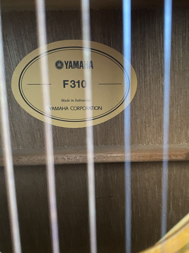 Gitara YAMAHA F310