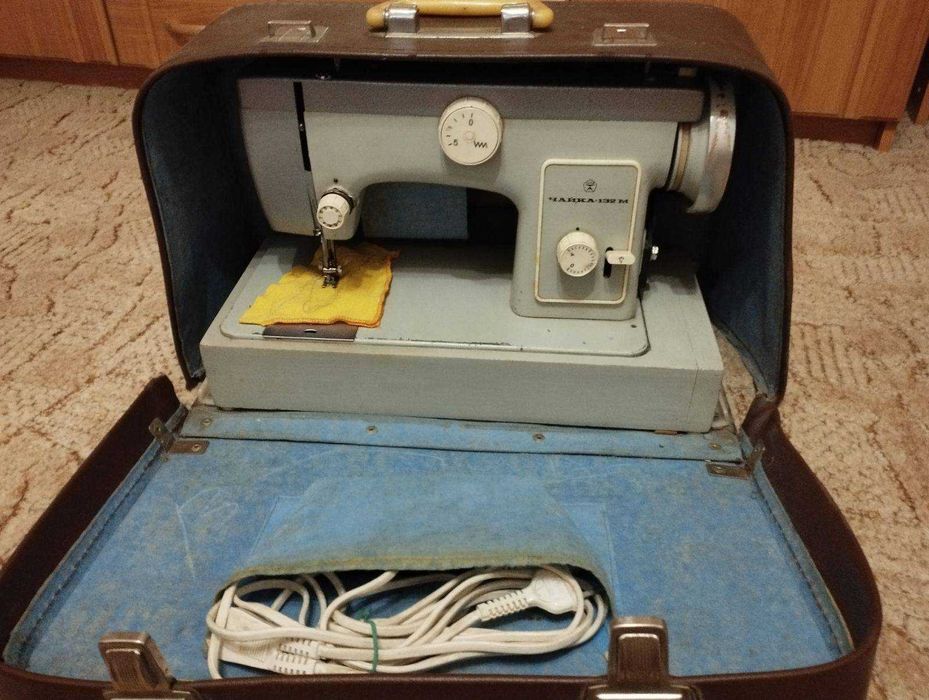 Швейна машинка Чайка 132М