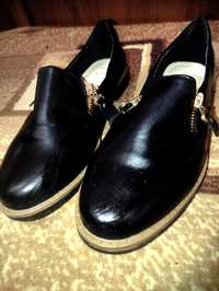 Лофери, жіночі туфлі від бренду GIRNAVE