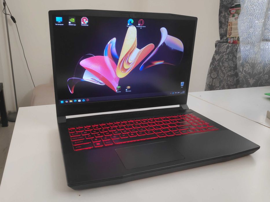 Laptop MSI Katana GF66 15.6" 144hz RTX3060 i7-11800h 4.6Ghz 16GB 1TB