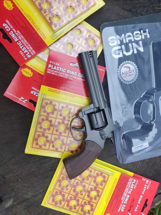 Пістолет револьвер magnum металевий на пістонах + 3 пачки пістонів