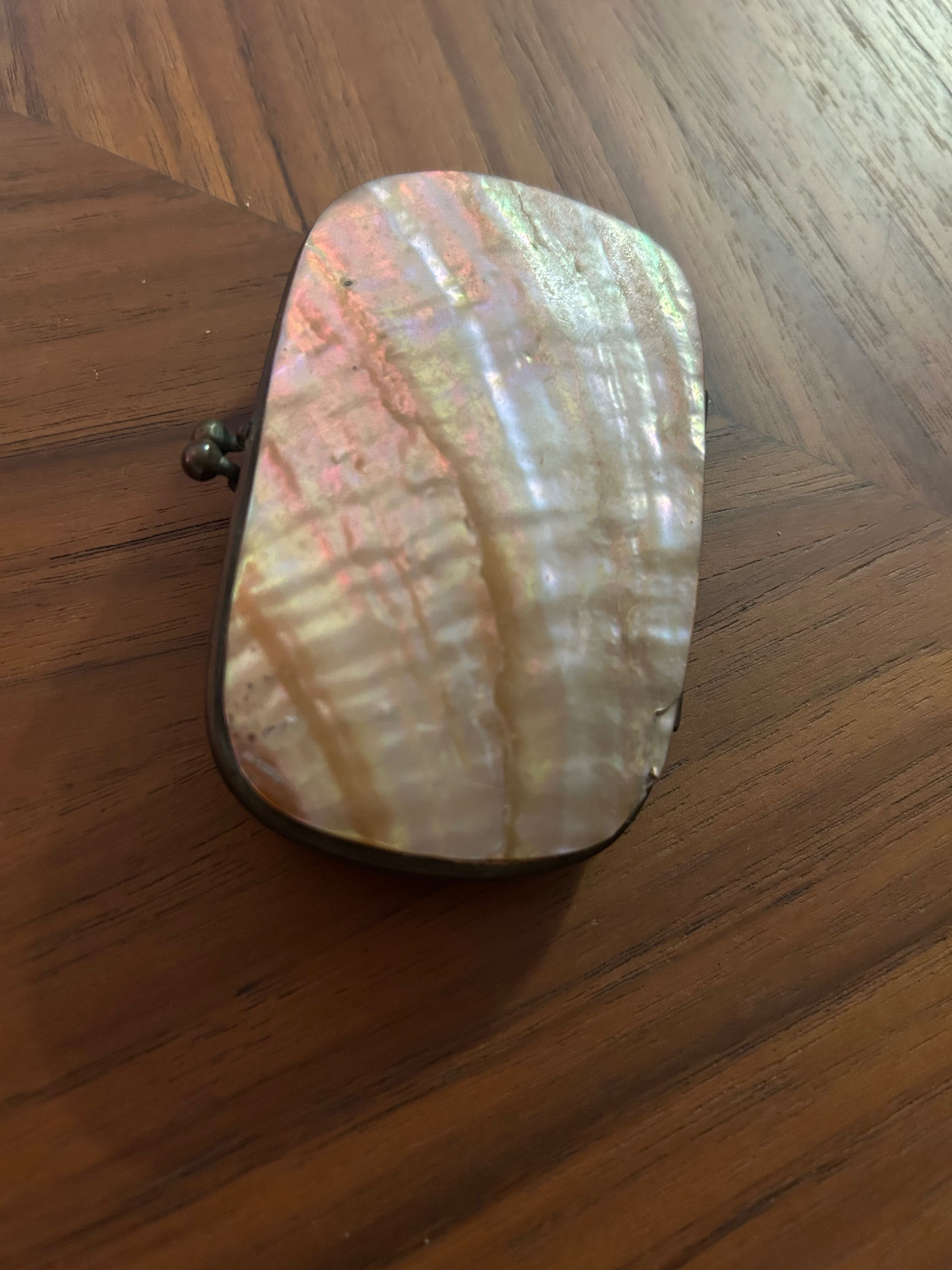 Porta moedas antigo em madre pérola