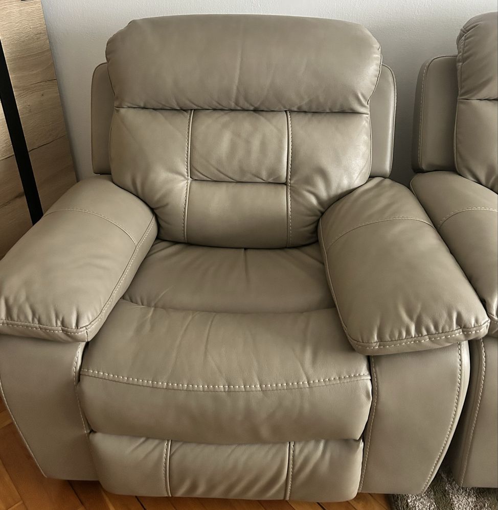 Sofa i dwa fotele z funkcją relax