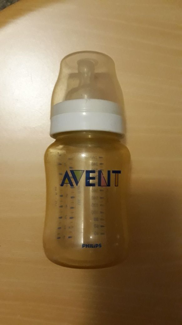 Продам бутылочку для кормления Philips Avent 260 ml