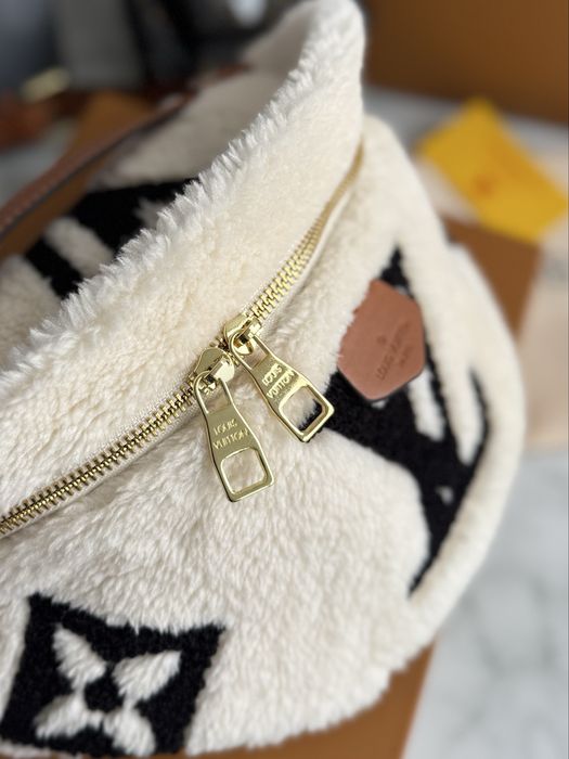 Бананка жіноча женская сумка Louis Vuitton Teddy луи витон меховая