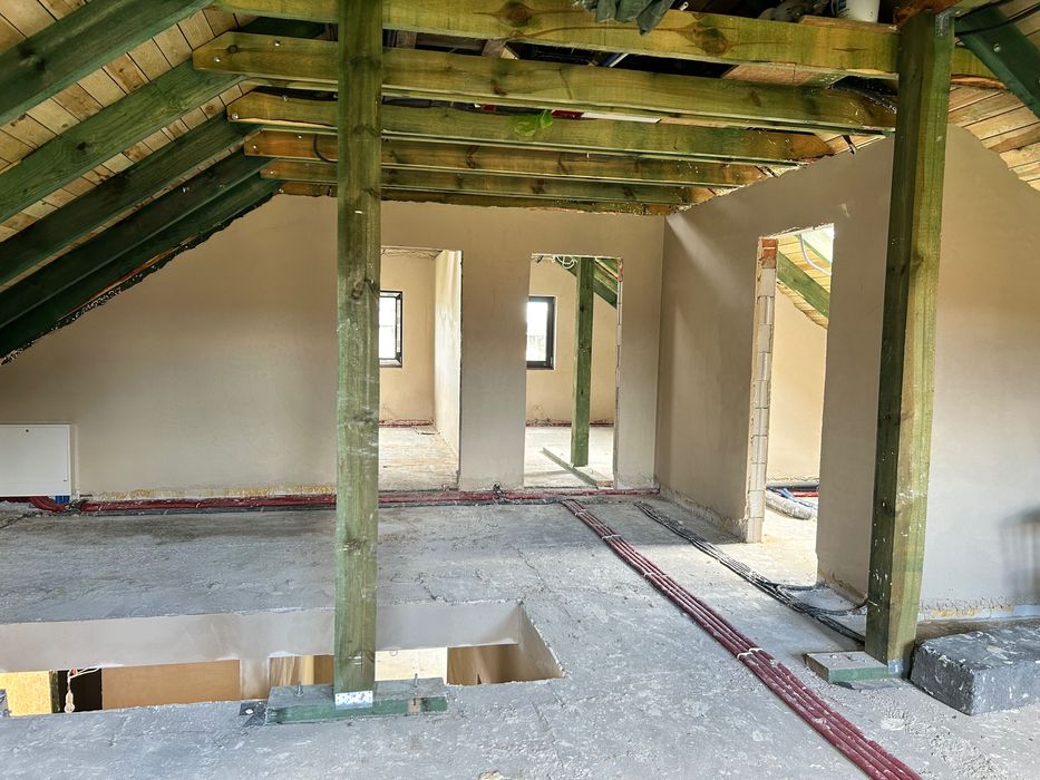 Profesjonalne tynki maszynowe – szybko, równo, solidnie!