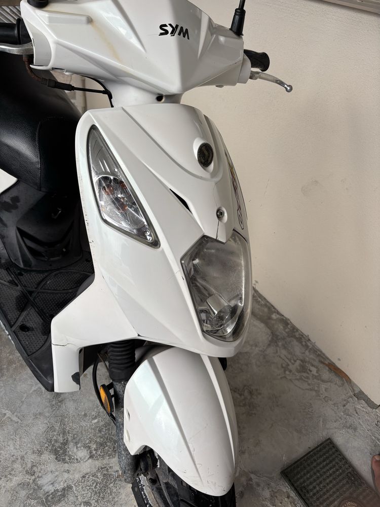 Vendo Moto Sym Acelera