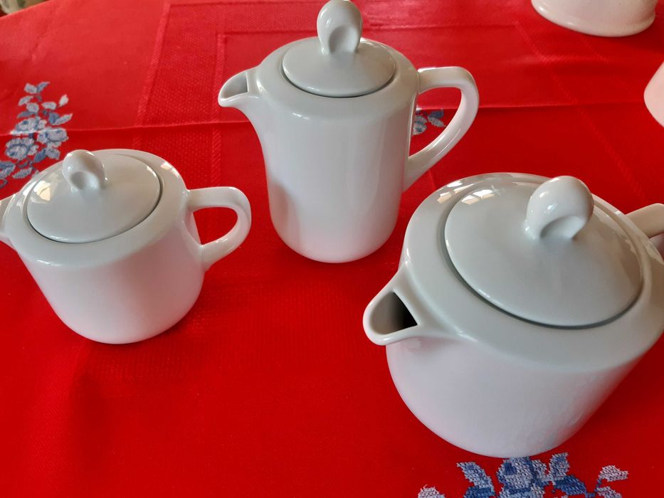 Bules de Porcelana  Branca Travessas Sacavem Capôa