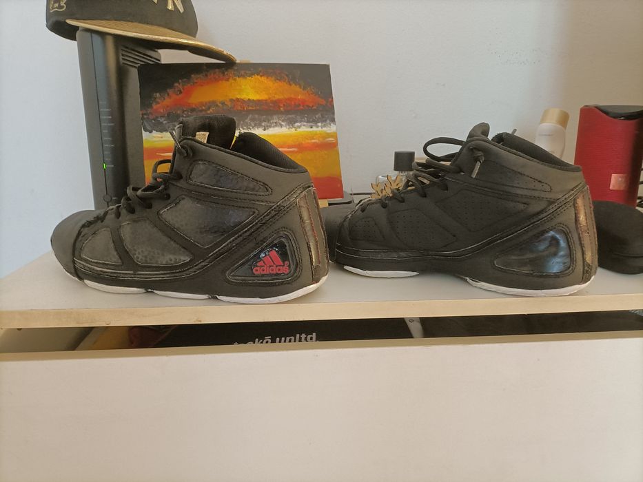 Tênis ADIDAS nº 41,5