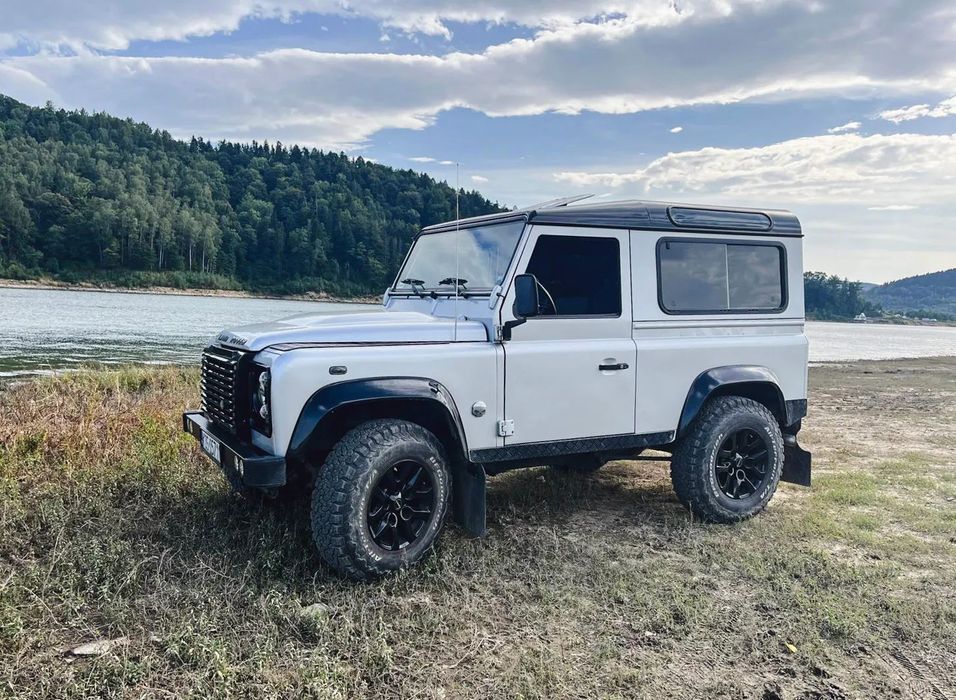 Land Rover Defender klasyk 4x4, świetny stan
