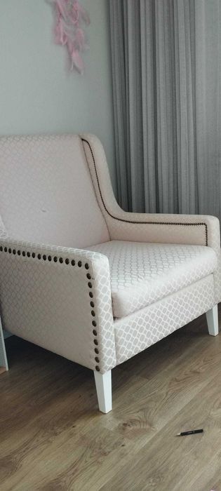Cadeirão Forrado Rosa Clássico